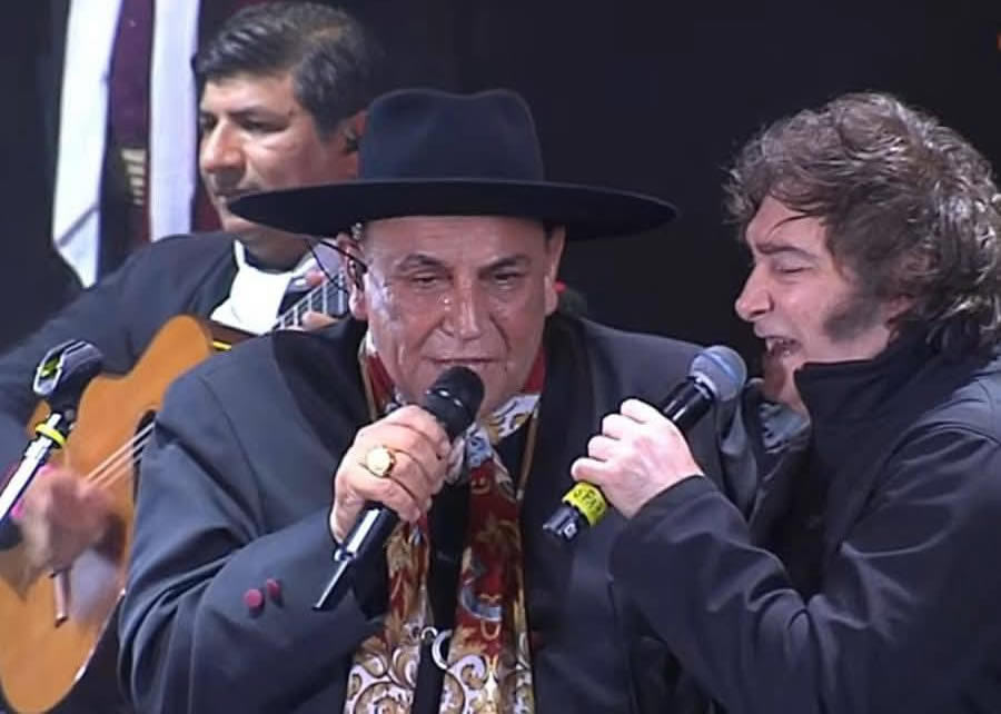 El Chaqueño y Milei ladrando en Jesús María.