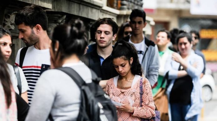 El pueblo padece el desempleo, la corrupción y los bajos salarios