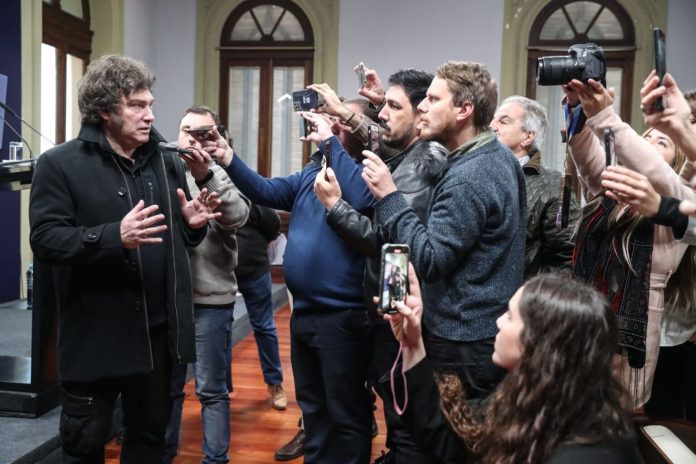 Poder, violencia y censura, hay menos libertad de prensa en América Latina