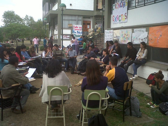 La Asamblea de la UNSa mantiene la toma y pide pronuciamientos
