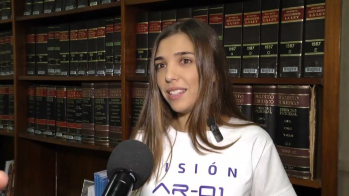 Charla motivadora de la salteña Noel de Castro a estudiantes de la UNSa